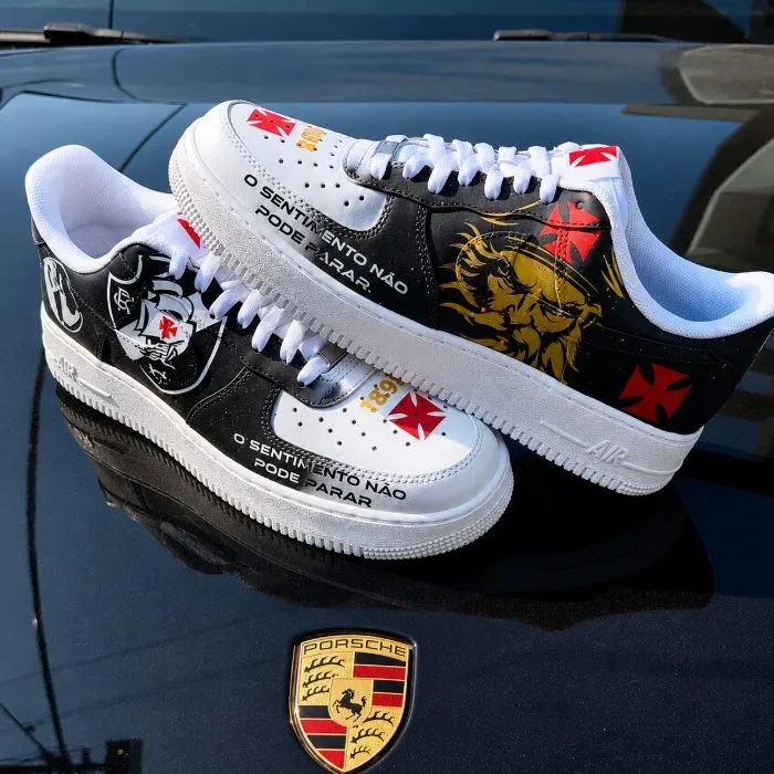 Air Force customizado com pintura autoral do Vasco